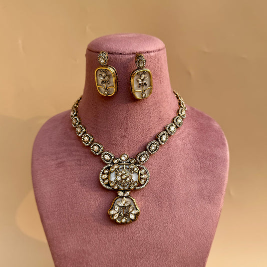 Antique Moissanite Kundan Necklace Set with Floral Detailing