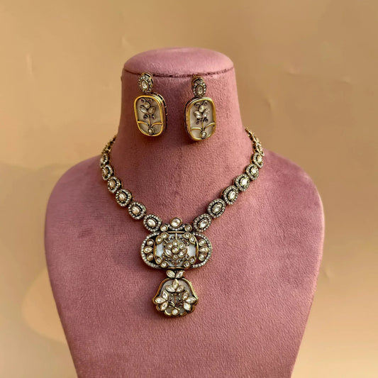 Antique Moissanite Kundan Necklace Set with Floral Detailing