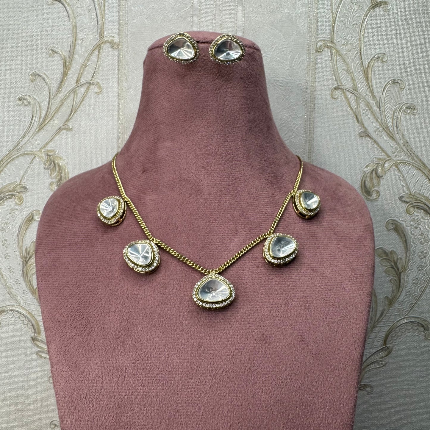 Choker-Style Moissanite Kundan Necklace Set