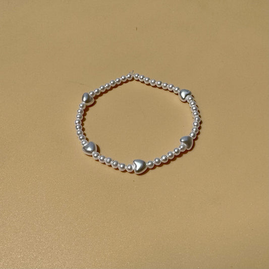White Pearl & Heart Bead Bracelet