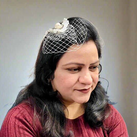 Short white veil fascinator hair clip