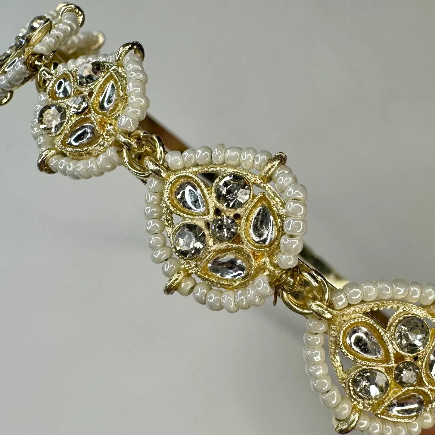 Pearl & Kundan Diamond Motif Hairband – Wedding Statement Accessory
