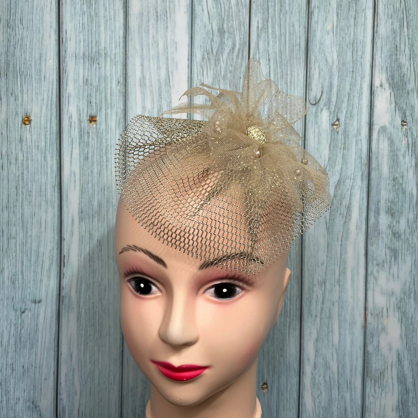 Gold Vintage look Veil Fascinator | Cocktail and derby hat