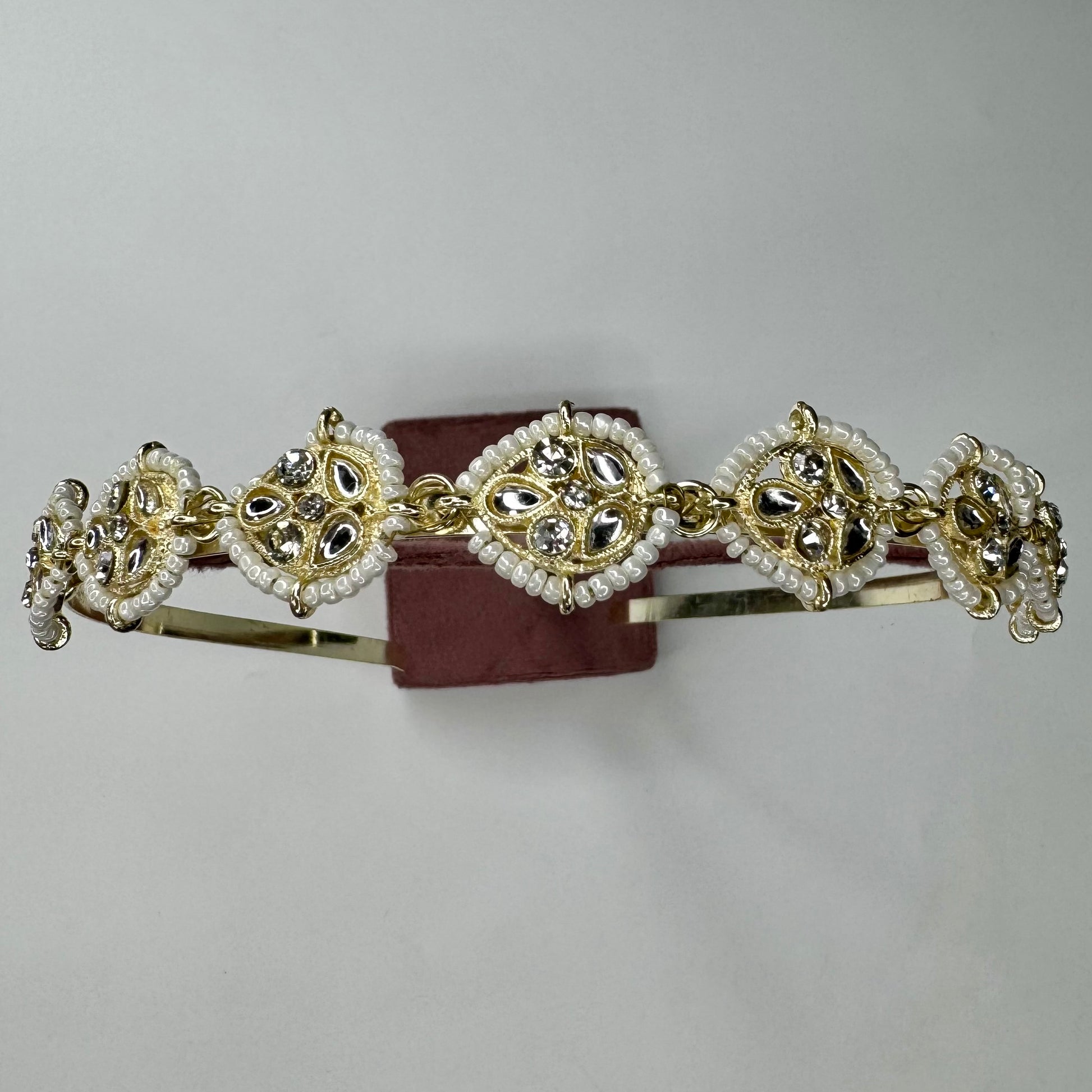 Pearl & Kundan Diamond Motif Hairband – Wedding Statement Accessory