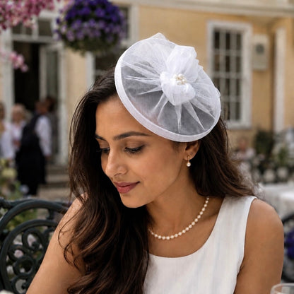 ELARIA Vintage White Fascinator