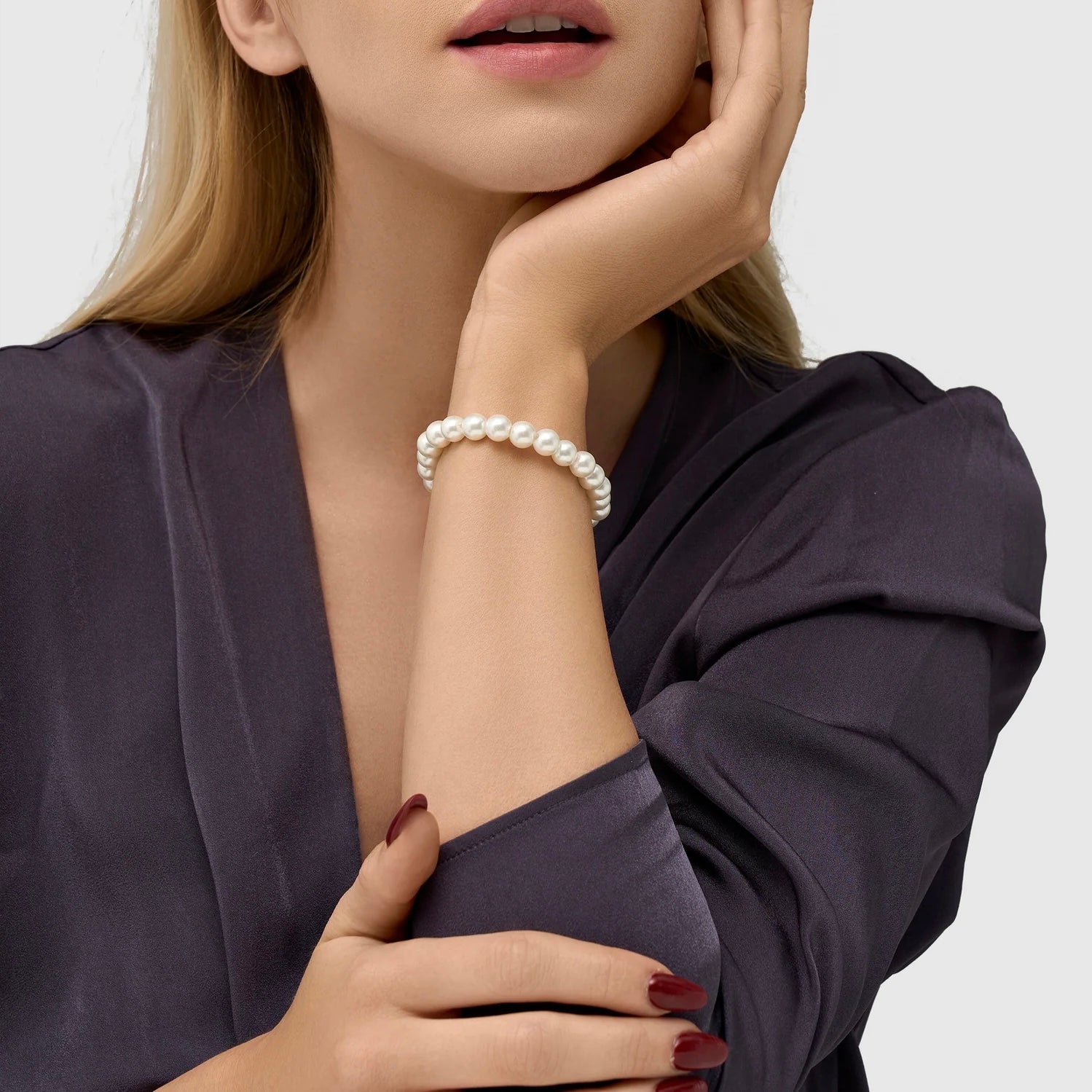 Elegant White Pearls Bracelet for Women