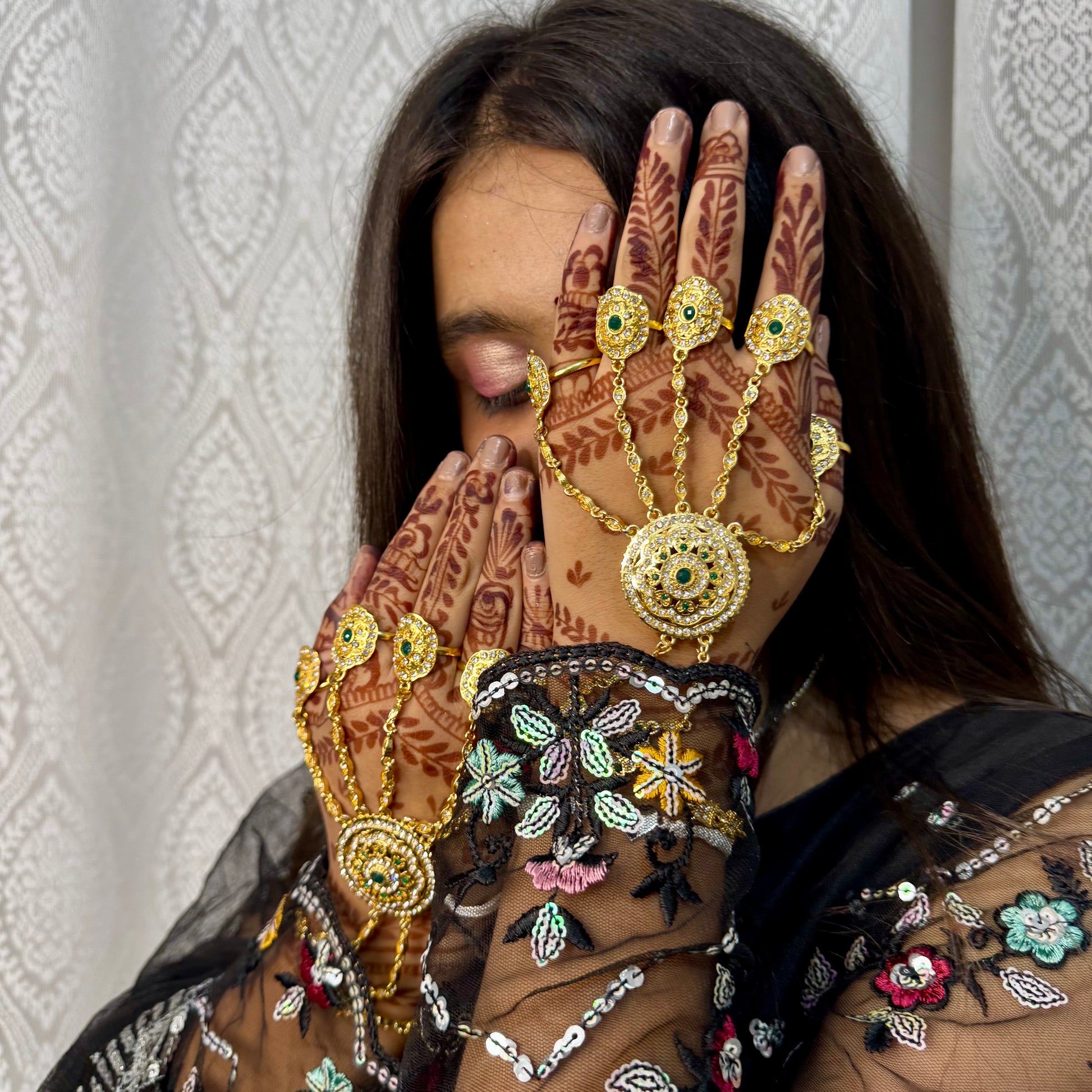 Gulbahar Hathphools – Golden Green Kundan Hand Jewelry for Bridal & Festive Wear