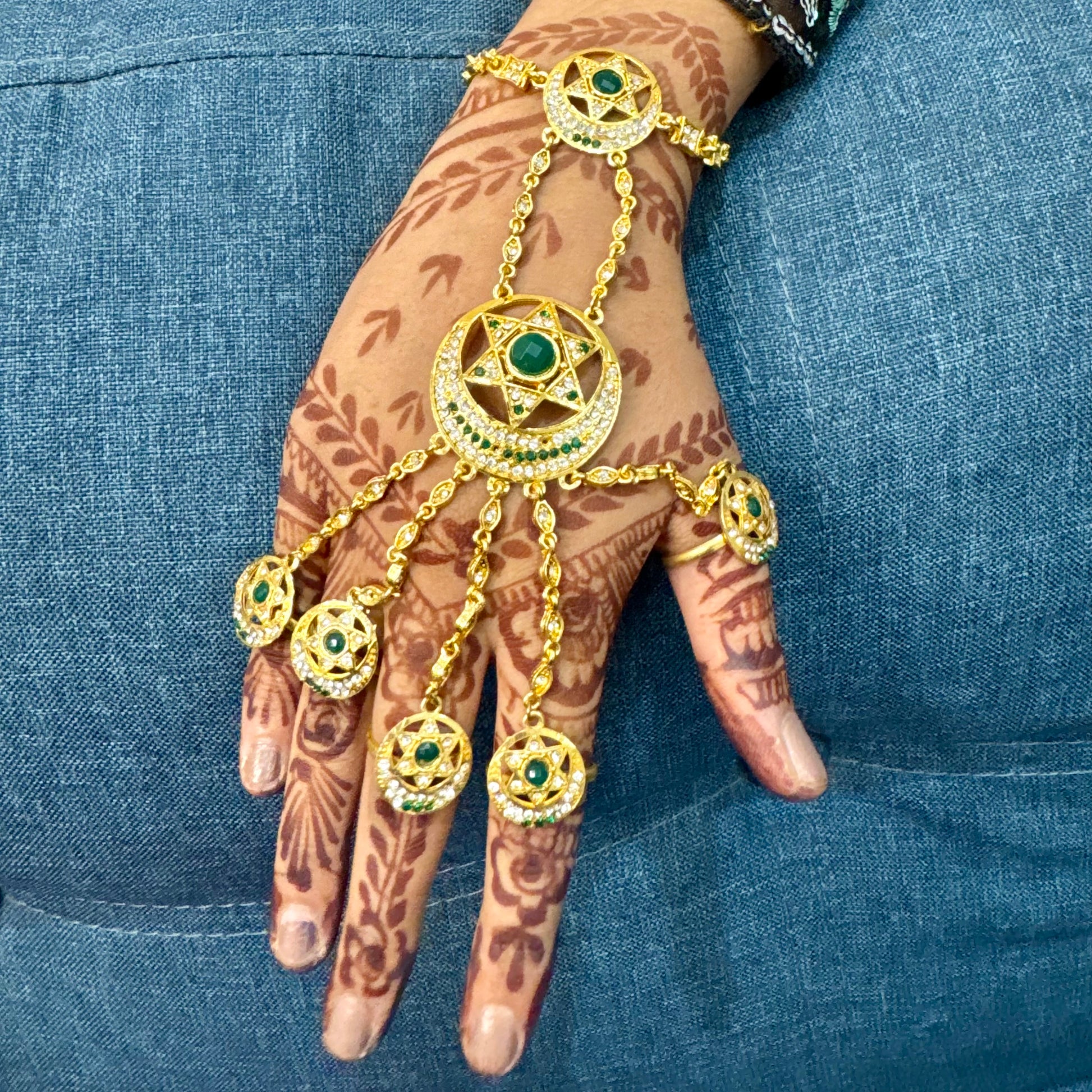 Chand Sitara Hathphool – Gold & Green Kundan Moon & Star Hand Harness Jewelry
