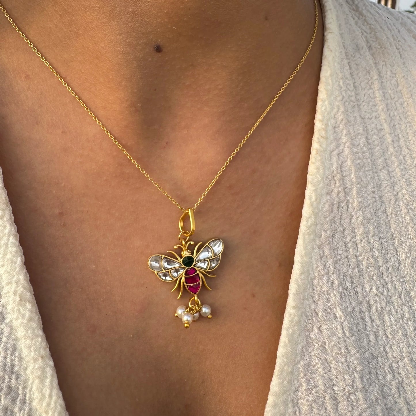 Bee Pendant Necklace – Enamel & Kundan Inlay with Pearl Drops