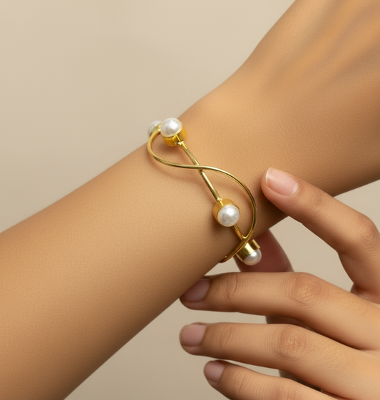 Adjustable Golden Pearls Bracelet