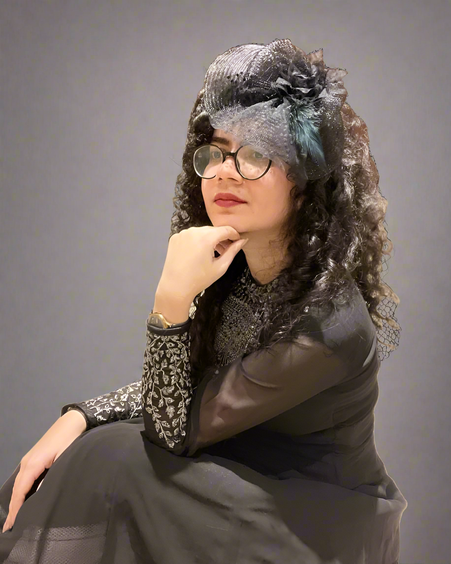 Black Queen Fascinator Hair Clip