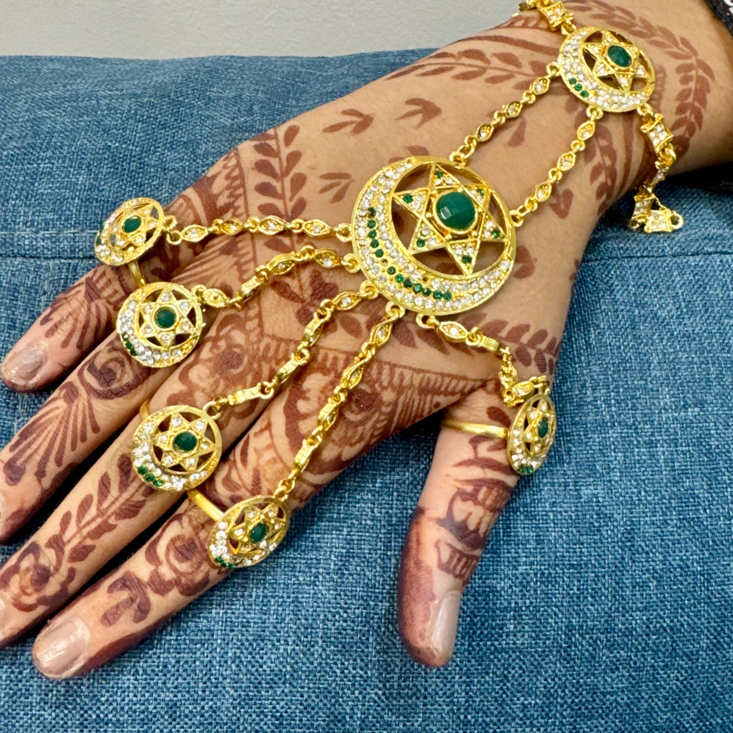 Chand Sitara Hathphool – Gold & Green Kundan Moon & Star Hand Harness Jewelry