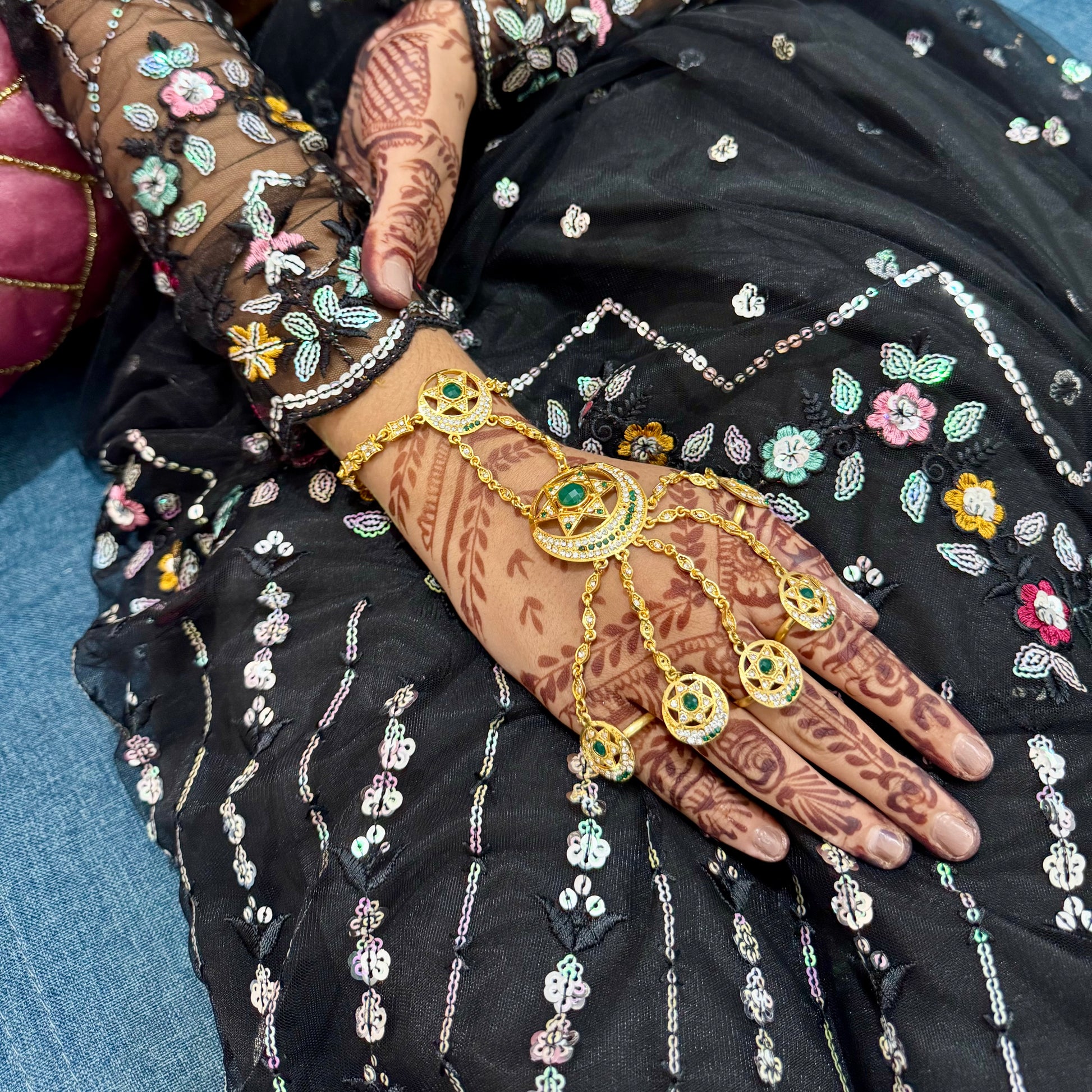 Chand Sitara Hathphool – Gold & Green Kundan Moon & Star Hand Harness Jewelry
