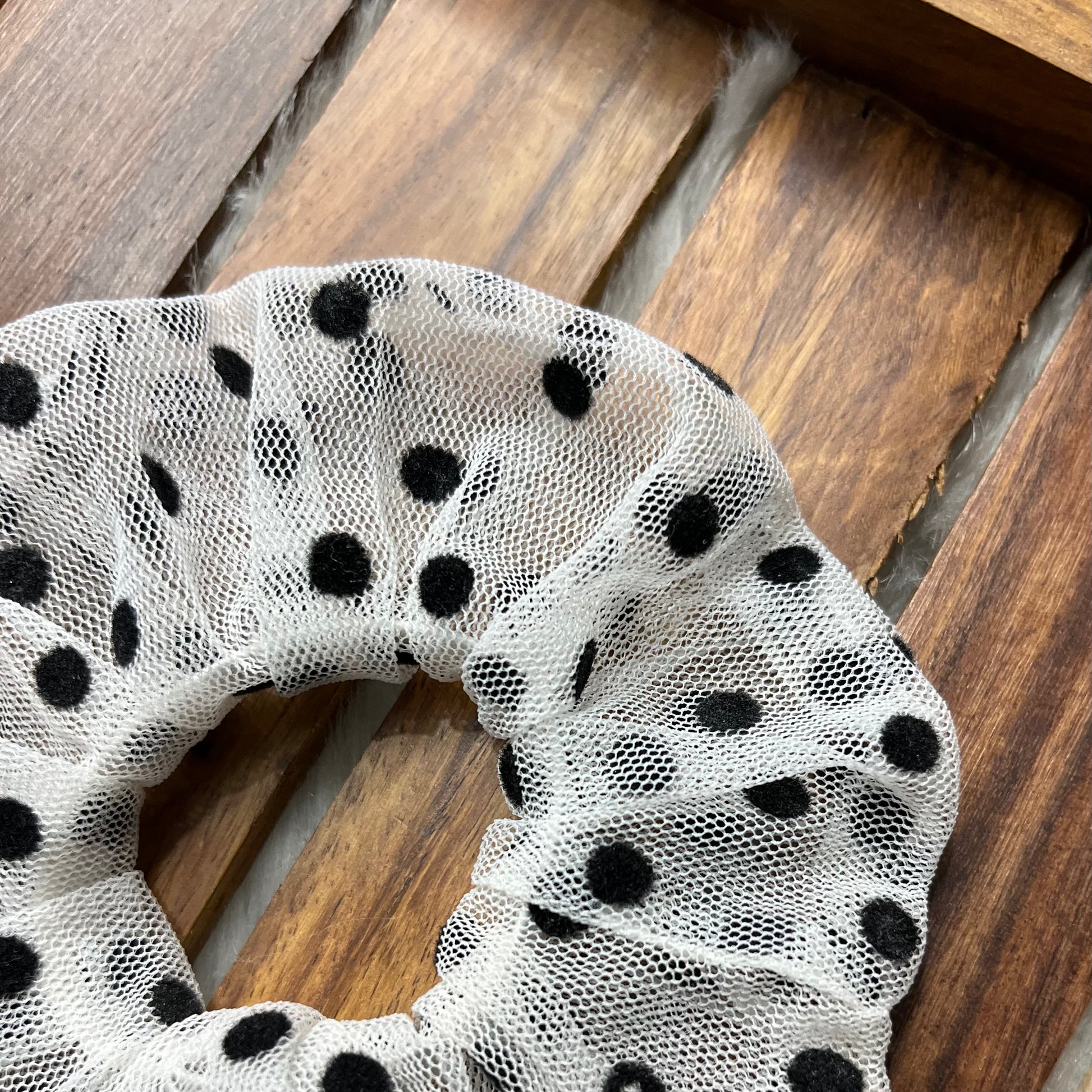 White and Black Polka Dots Scrunchie | Woman Hair Ties