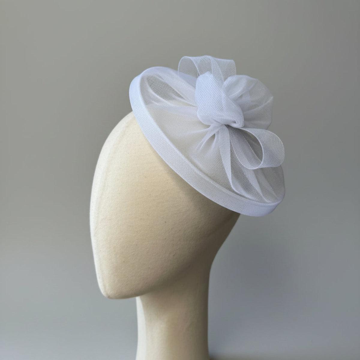 ELARIA Vintage White Fascinator