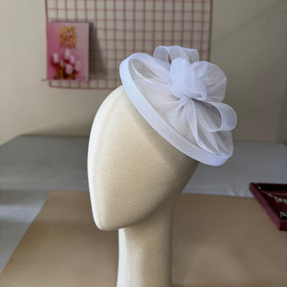 ELARIA Vintage White Fascinator