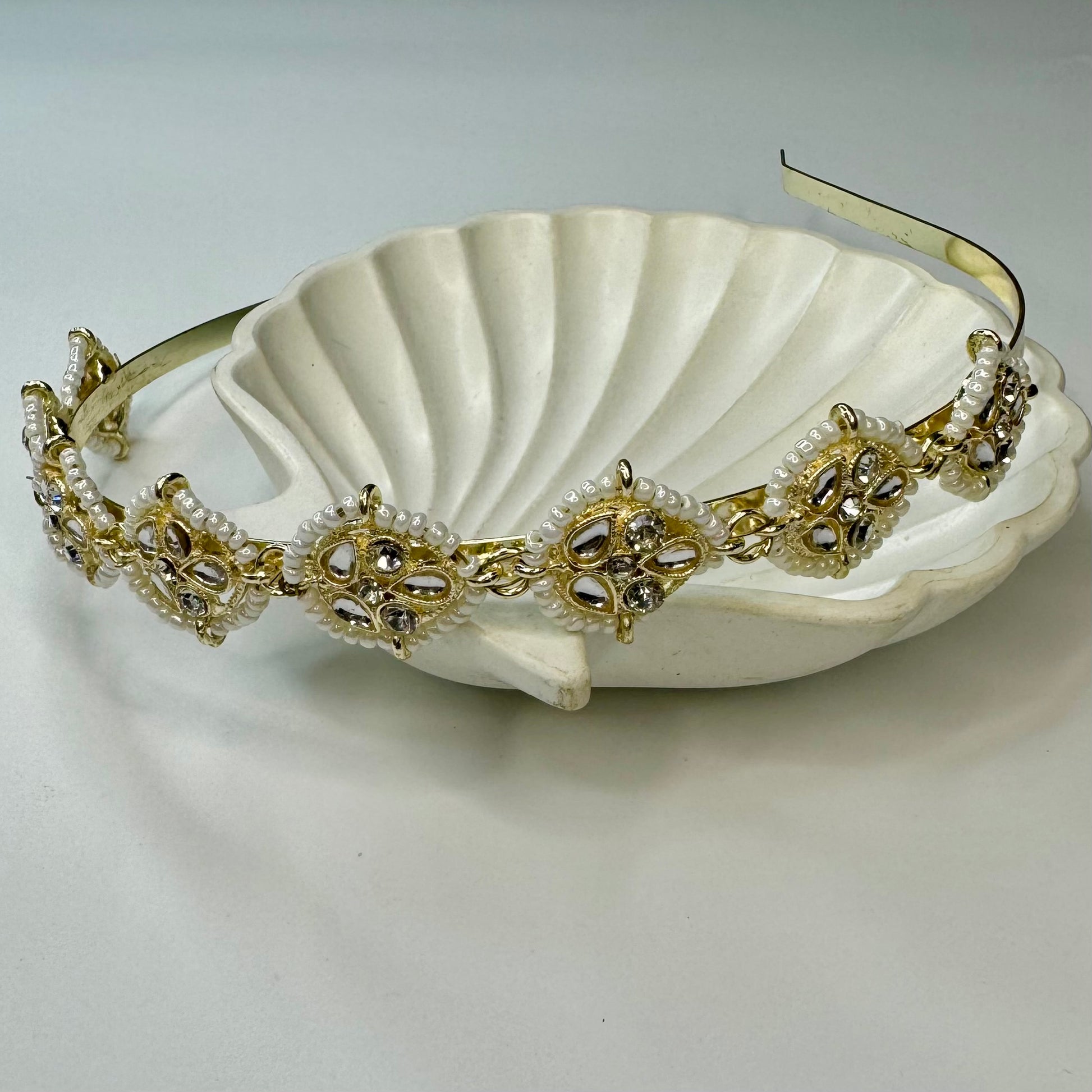 Pearl & Kundan Diamond Motif Hairband – Wedding Statement Accessory