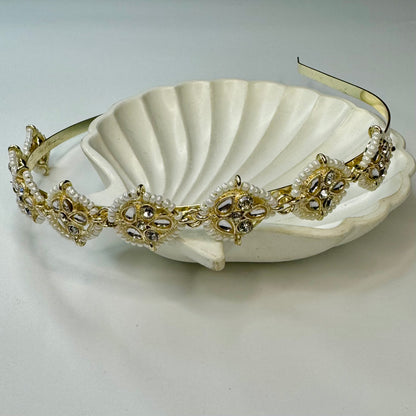 Pearl & Kundan Diamond Motif Hairband – Wedding Statement Accessory